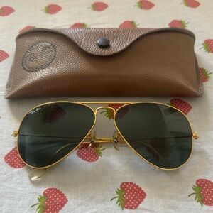 Ray-Ban Aviator Classic Gold Frame Sunglasses